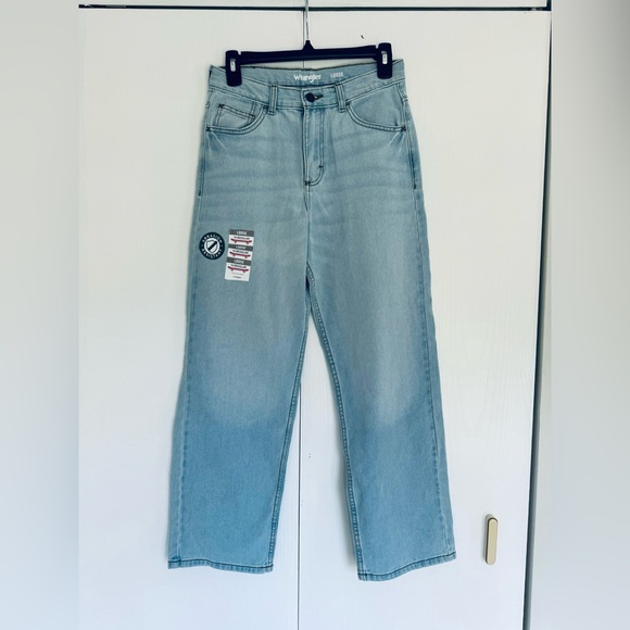 Wrangler adjustable waist Loose Fit Jean, light wash blue Sizes 14 Regular - Picture 5 of 12